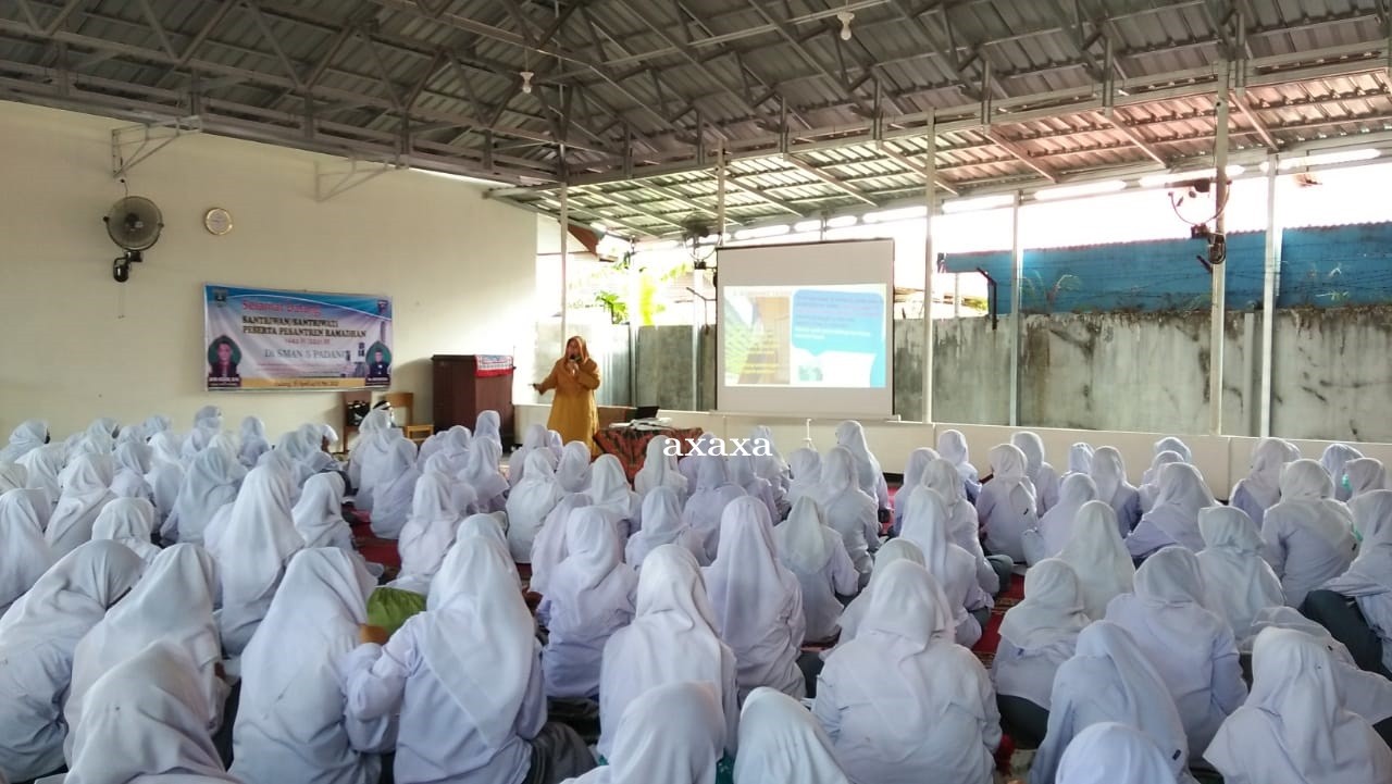 Pengamalan nilai moral pada pancasila di sekolah dilakukan oleh